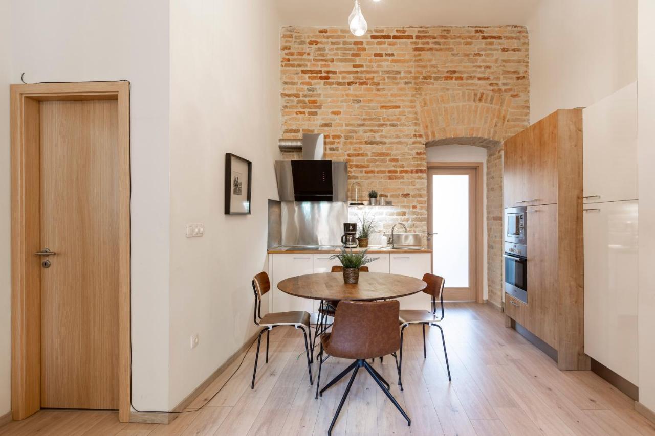 Deluxe Downtown Home By Elisabeth Budapest Exterior photo