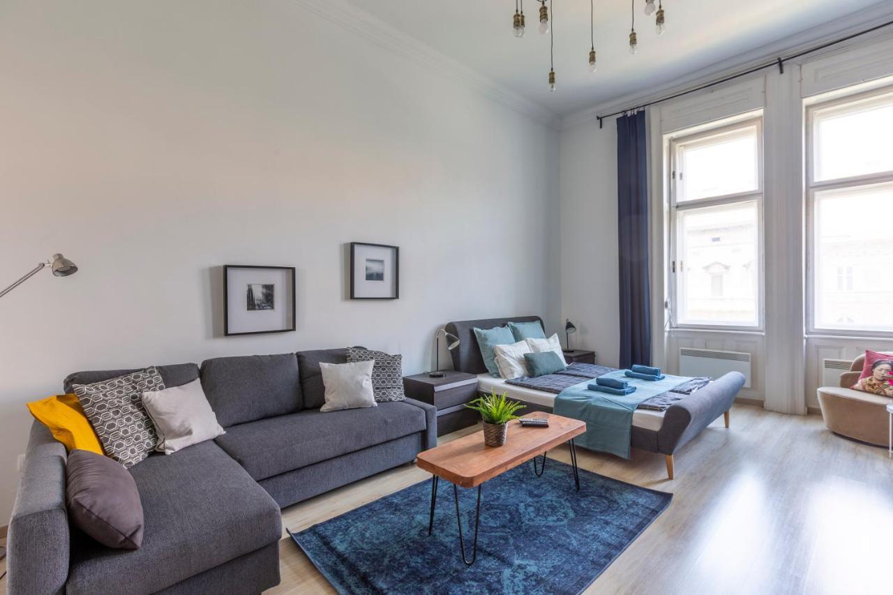 Deluxe Downtown Home By Elisabeth Budapest Exterior photo